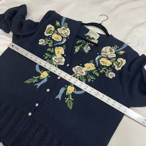 Vintage Susan Bristol Navy Blue Rose Crochet Hem Cardigan Hand Embroidered XL‎ - Picture 6 of 10